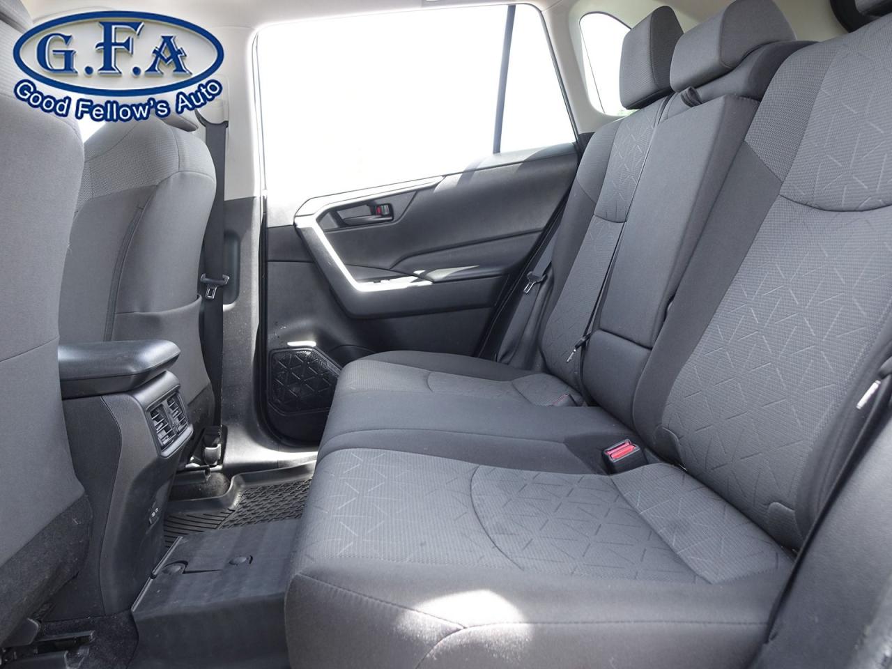 2022 Toyota RAV4 LE AWD Photo28
