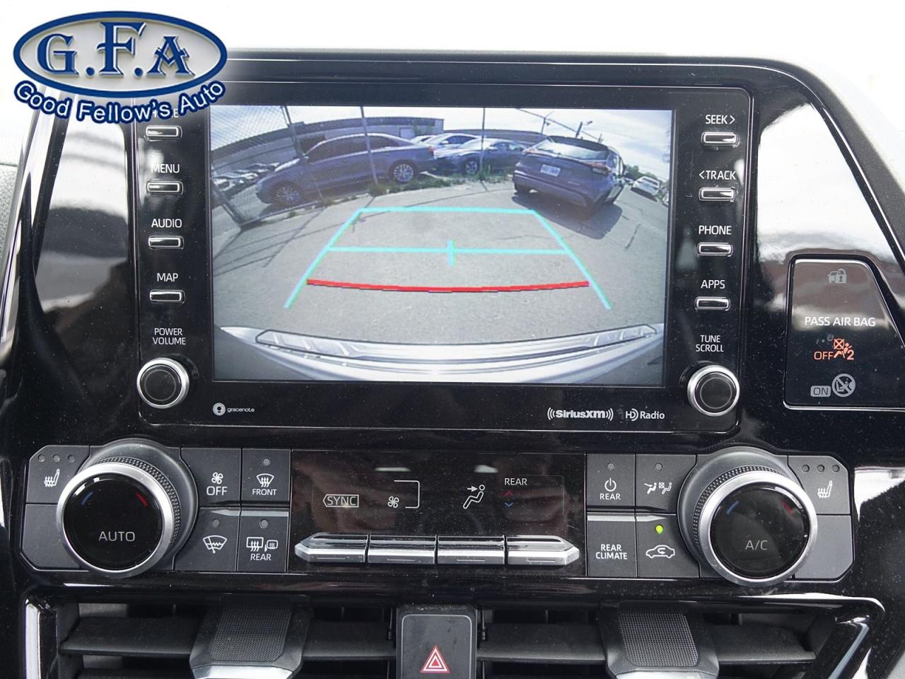 2021 Toyota Highlander XLE AWD Photo38