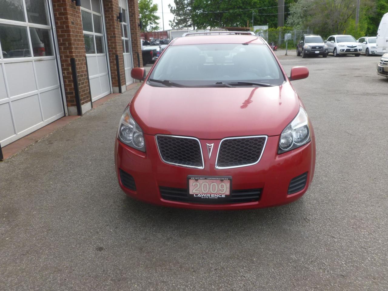 2009 Pontiac Vibe Base - Photo #2