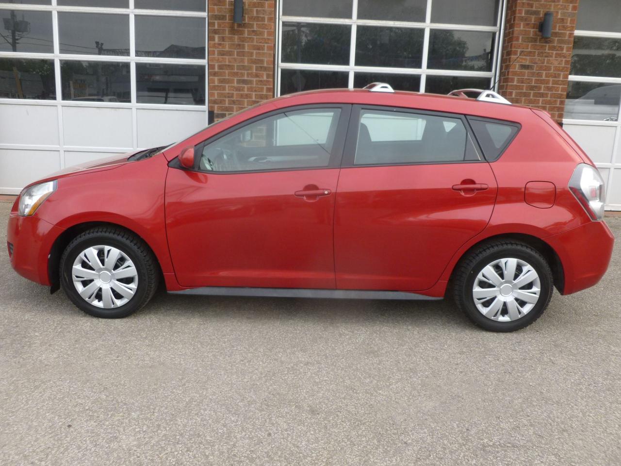 2009 Pontiac Vibe Base - Photo #3