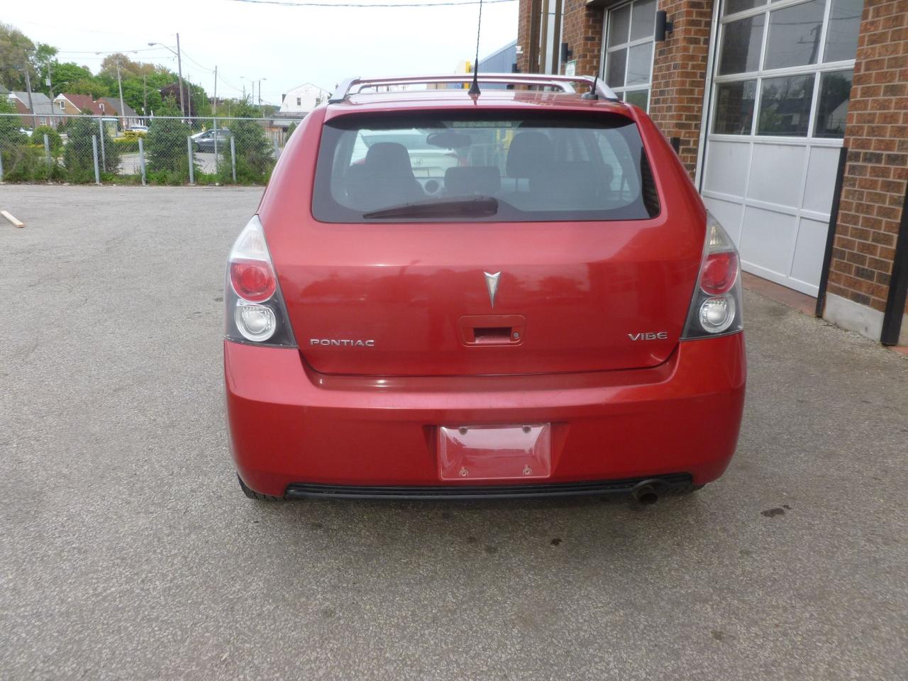 2009 Pontiac Vibe Base - Photo #4