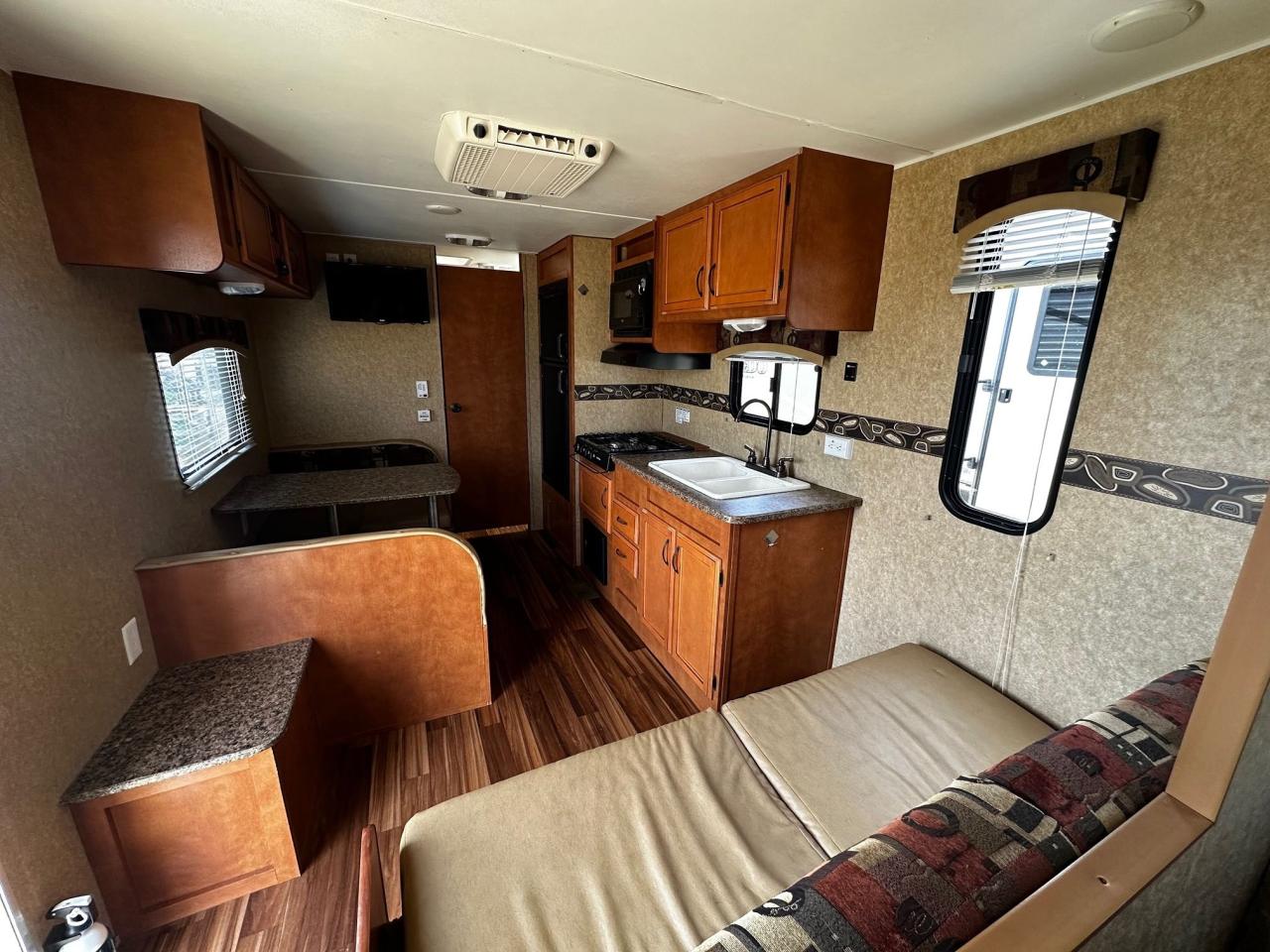 2014 Gulfstream Conquest 24RB 