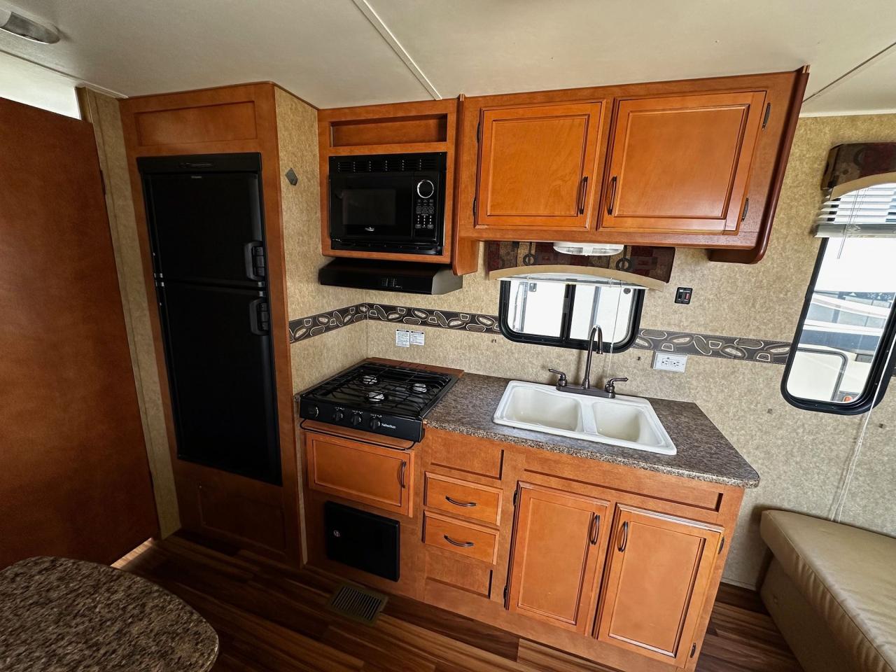 2014 Gulfstream Conquest 24RB 