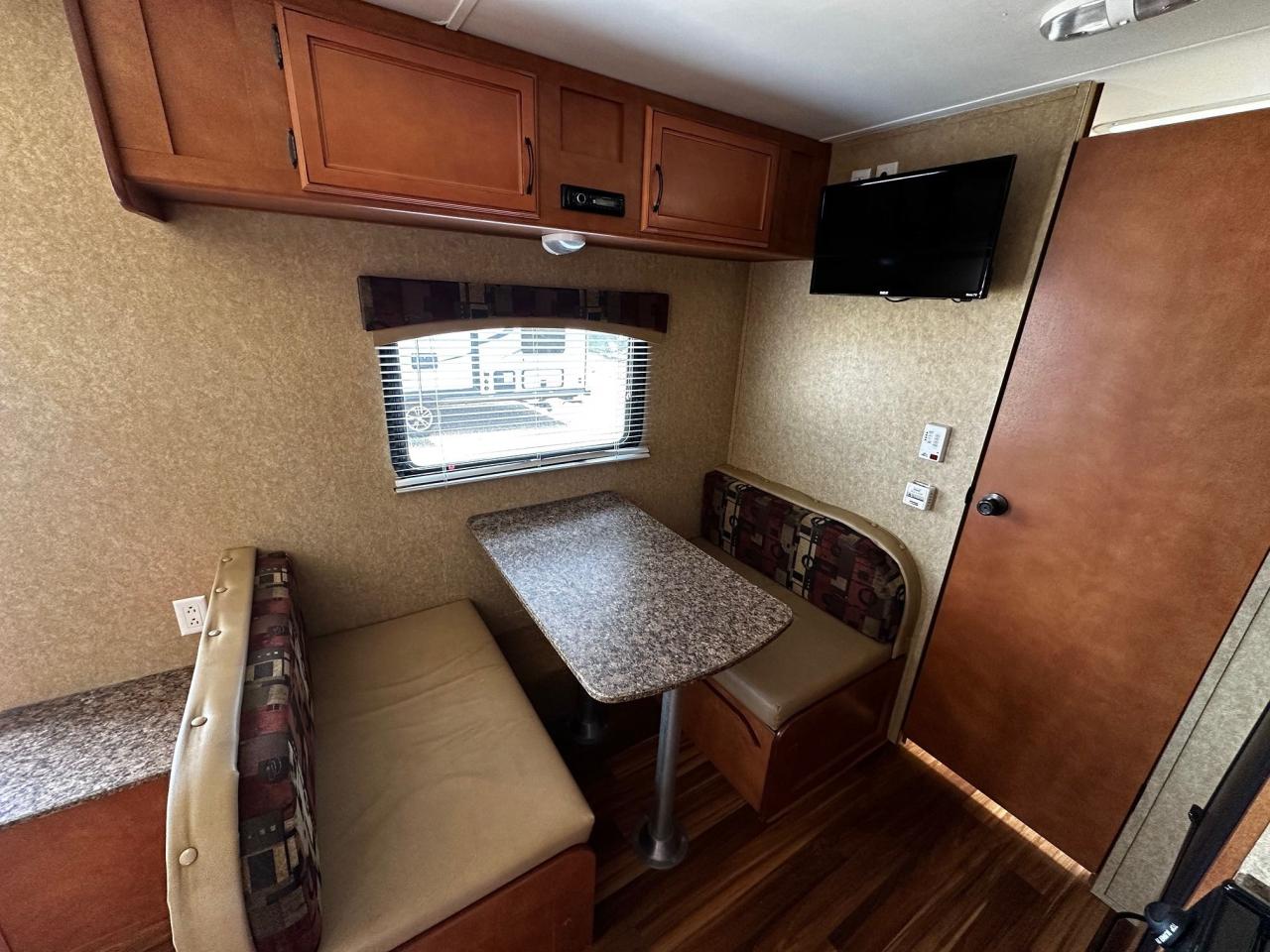 2014 Gulfstream Conquest 24RB 