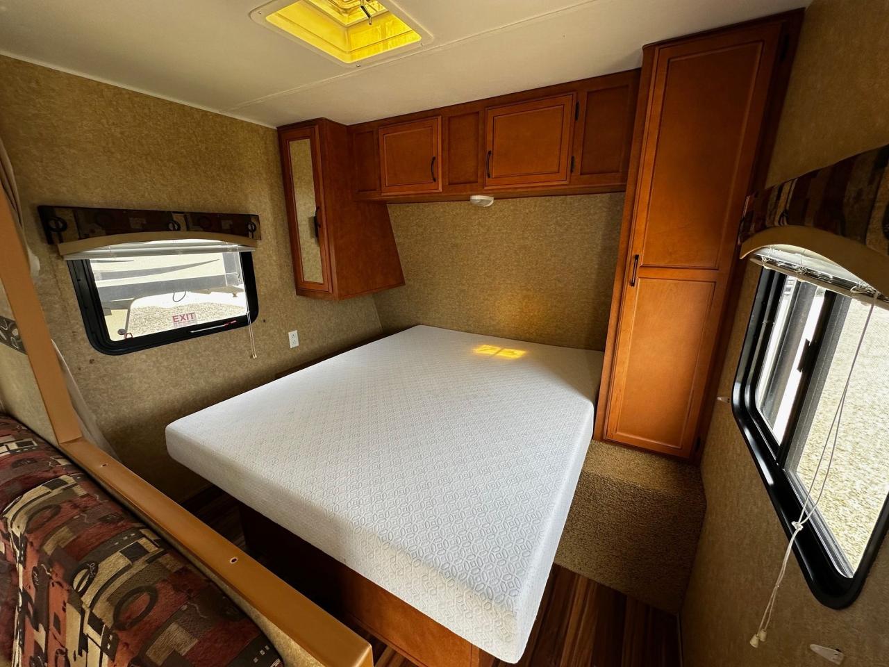 2014 Gulfstream Conquest 24RB 
