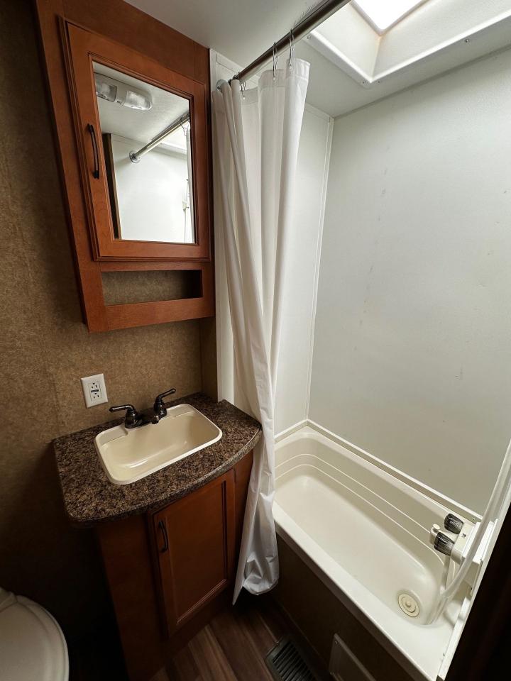 2014 Gulfstream Conquest 24RB 