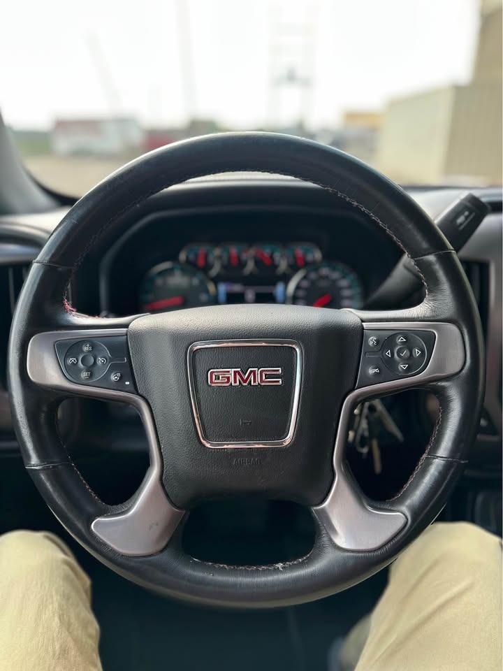 1748464076