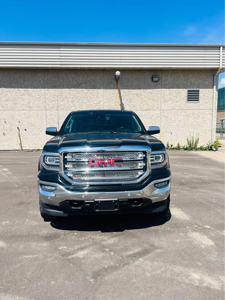 2018 GMC Sierra 1500 SLT - Photo #2
