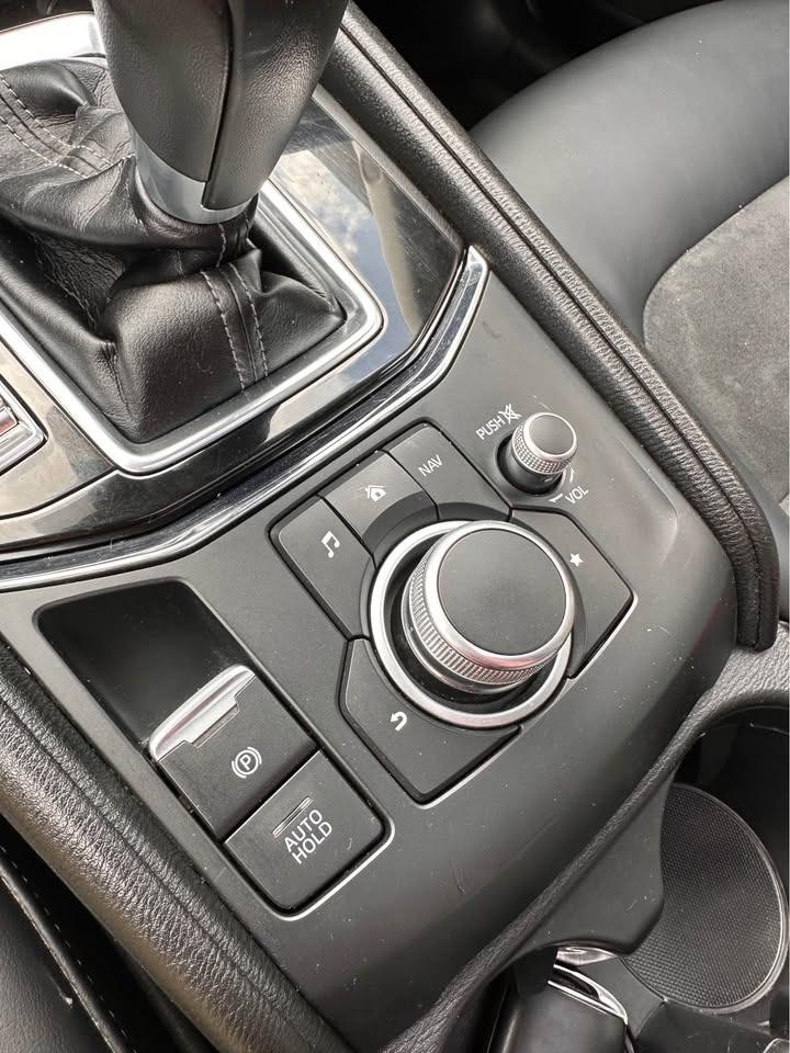 1748464379