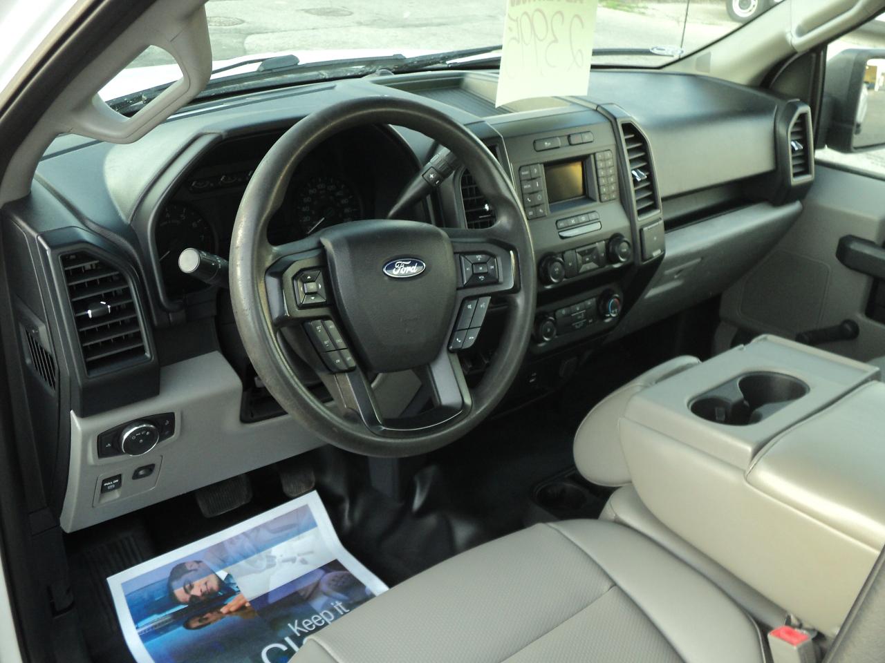 2019 Ford F-150 XL  RegCab 2WD 3.3L6cylGas 8' Box BackUpCam - Photo #17