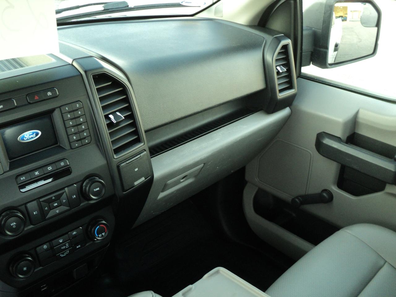 2019 Ford F-150 XL  RegCab 2WD 3.3L6cylGas 8' Box BackUpCam - Photo #16