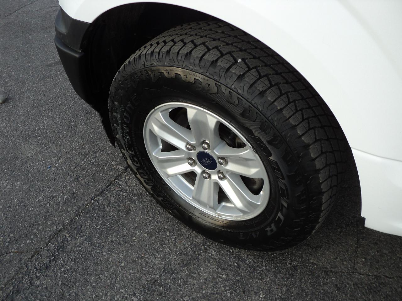 2019 Ford F-150 XL  RegCab 2WD 3.3L6cylGas 8' Box BackUpCam - Photo #23