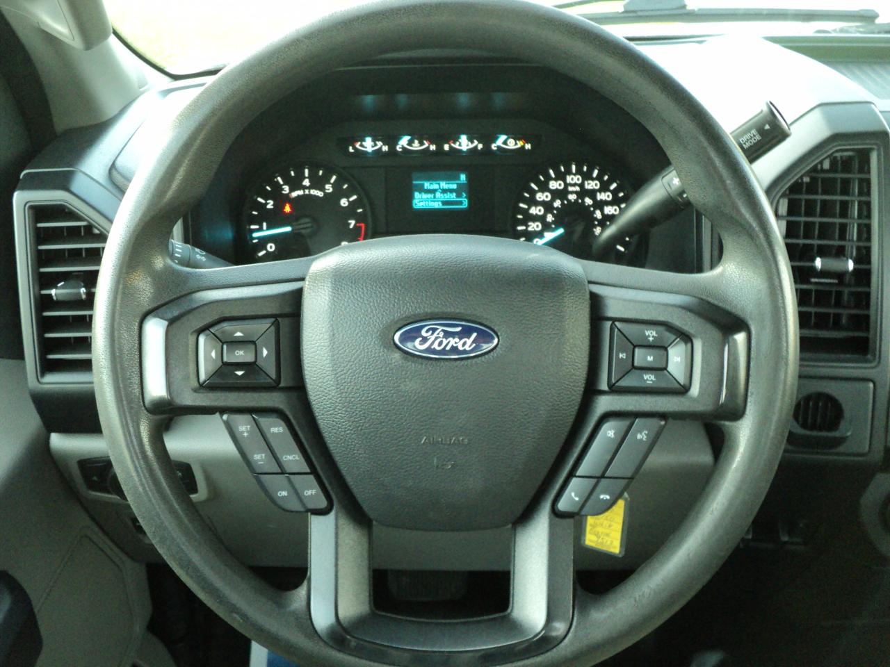 2019 Ford F-150 XL  RegCab 2WD 3.3L6cylGas 8' Box BackUpCam - Photo #13
