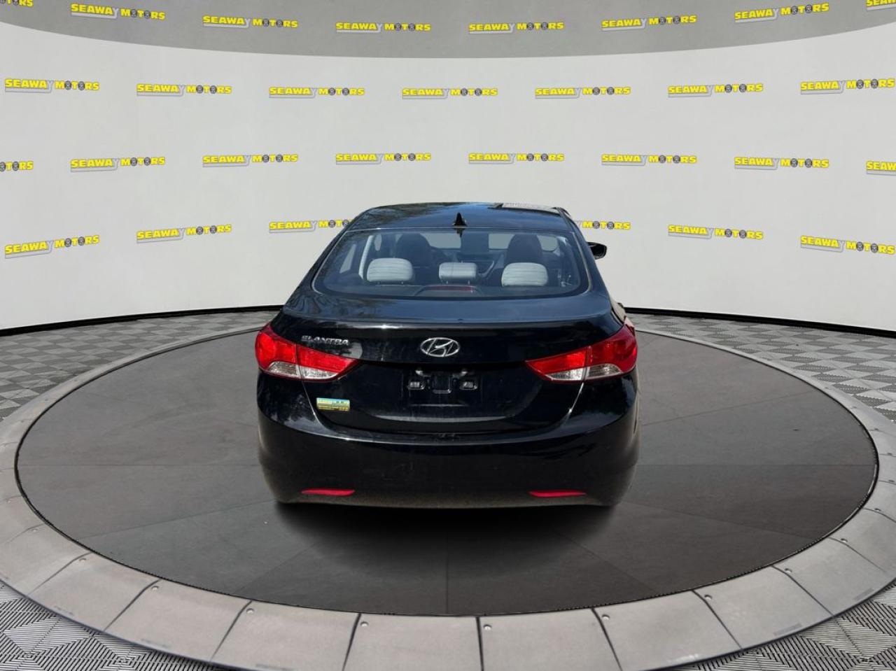 2012 Hyundai Elantra  - Photo #3
