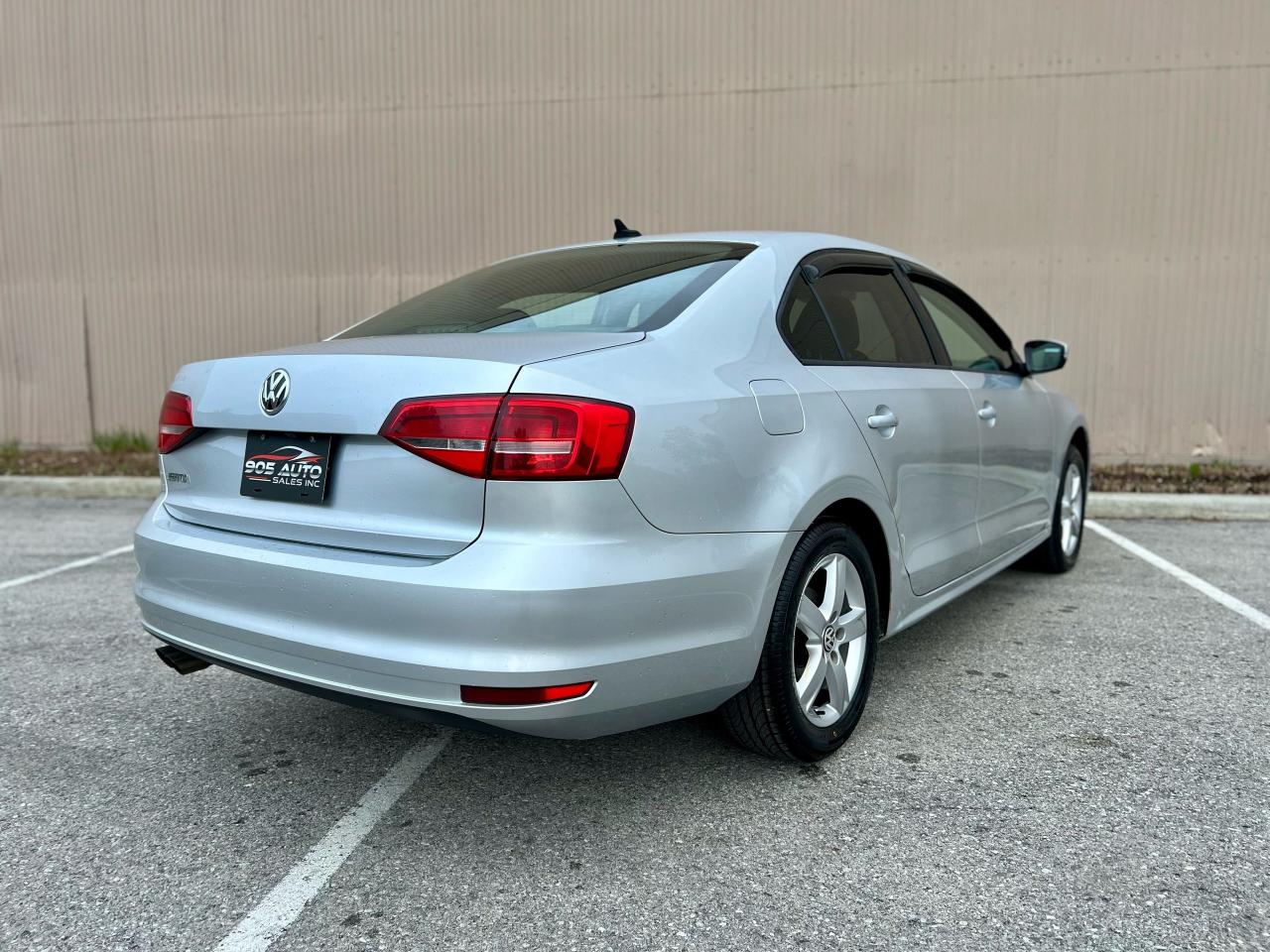 2015 Volkswagen Jetta TRENDLINE+ - Photo #4