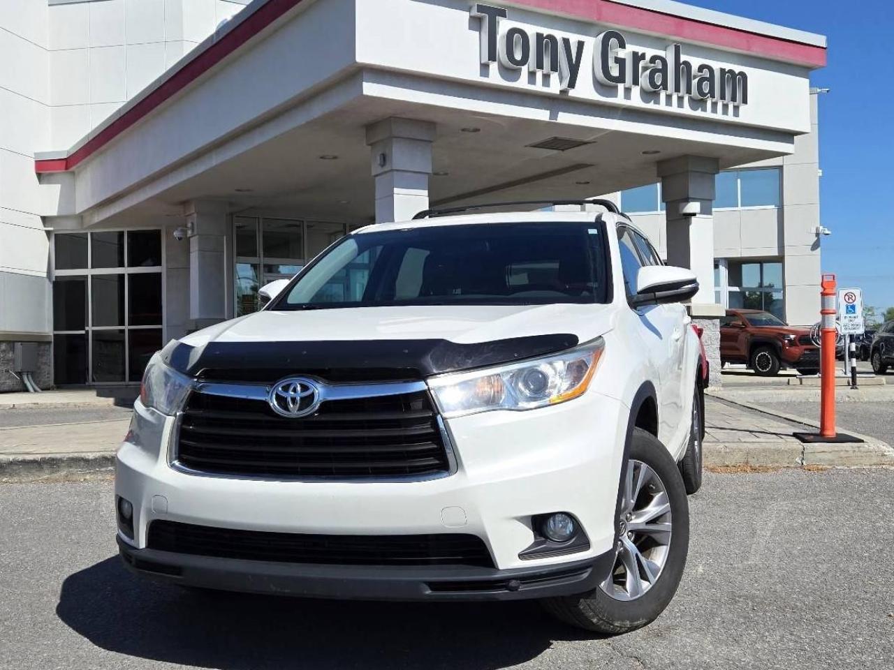 Used 2016 Toyota Highlander LE for sale in Ottawa, ON