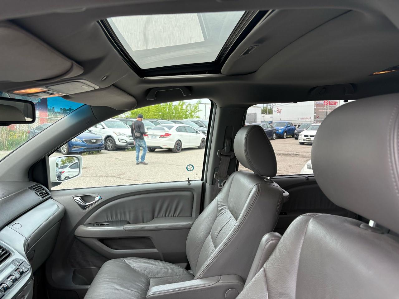 2010 Honda Odyssey EX-L - Photo #11