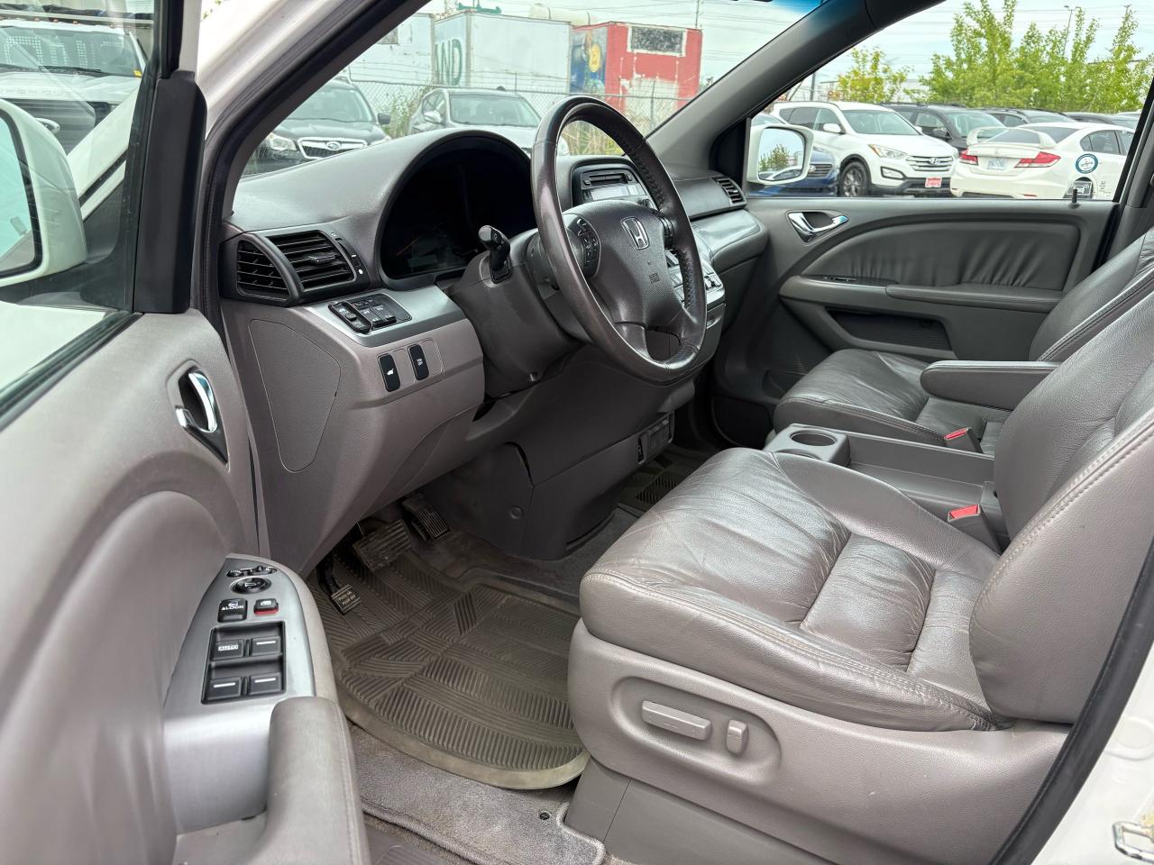 2010 Honda Odyssey EX-L - Photo #8