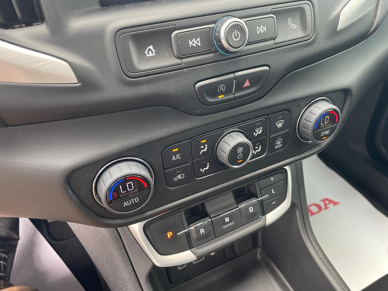 2022 GMC Terrain SLE Photo