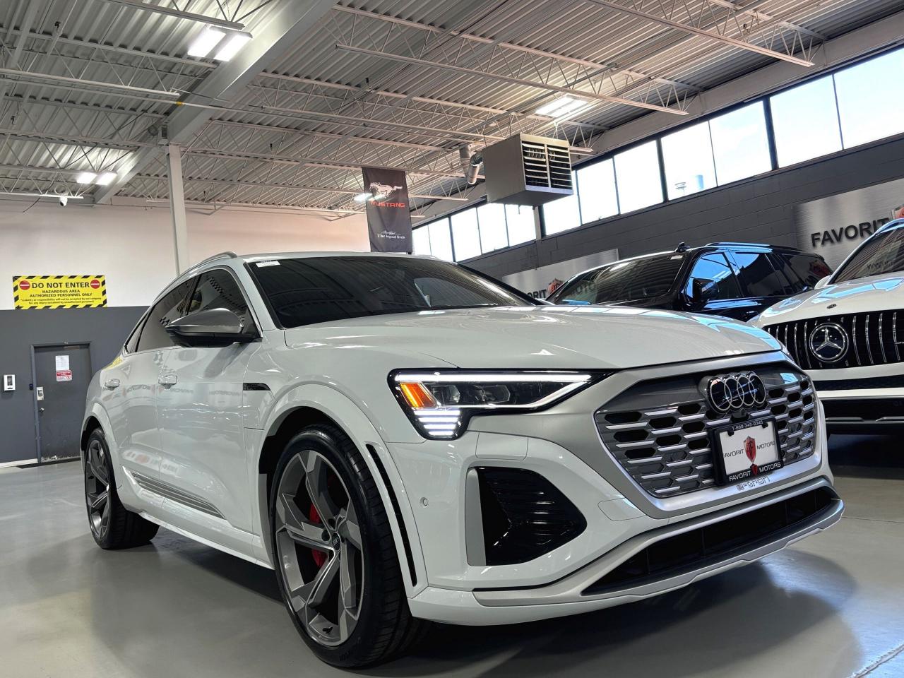2024 Audi SQ8 e-tron Sportback QUATTRO|REDLEATHER|3DCAM|NAV|AMBIENT|PANOROOF|+++ - Photo #2