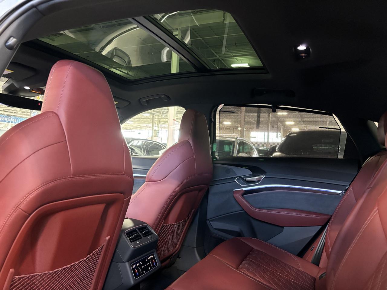 2024 Audi SQ8 e-tron Sportback QUATTRO|REDLEATHER|3DCAM|NAV|AMBIENT|PANOROOF|+++ - Photo #12