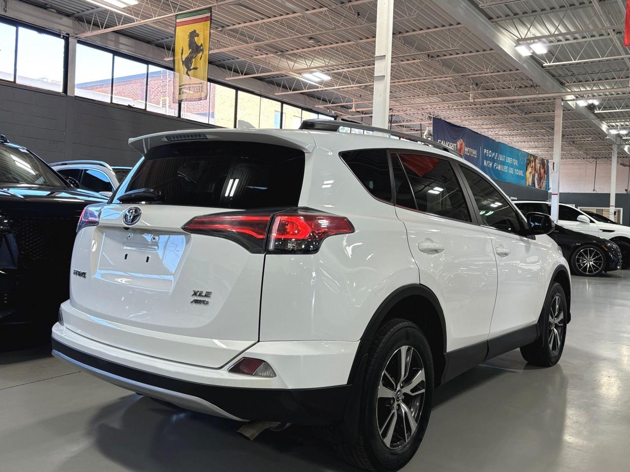 2017 Toyota RAV4 XLE AWD|ALLOYS|SUNROOF|BACKUPCAM|HEATEDSEATS|ECO|+ - Photo #4