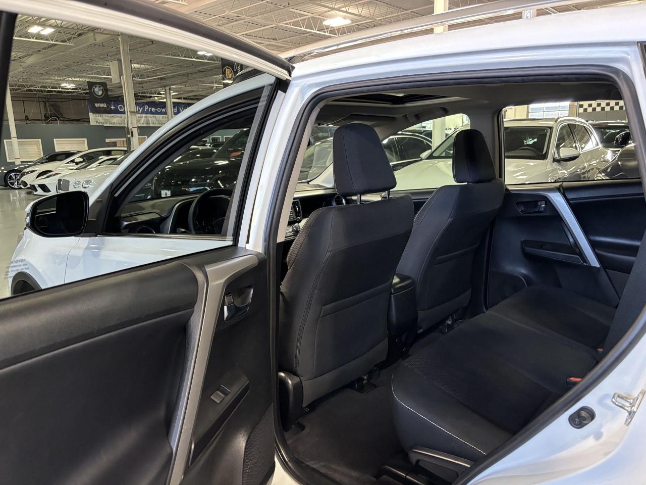 2017 Toyota RAV4 XLE AWD|ALLOYS|SUNROOF|BACKUPCAM|HEATEDSEATS|ECO|+ - Photo #6