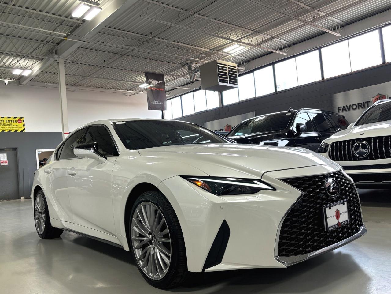 2021 Lexus IS IS 300|AWD|REDLEATHER|NAV|SUNROOF|360CAM|ALLOYS|++ - Photo #2