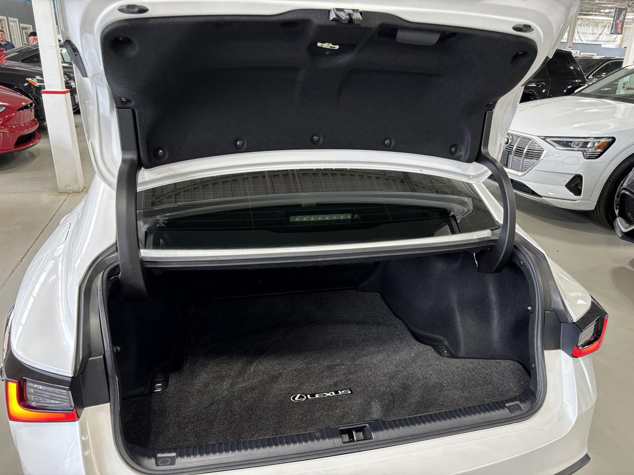 2021 Lexus IS IS 300|AWD|REDLEATHER|NAV|SUNROOF|360CAM|ALLOYS|++ - Photo #6