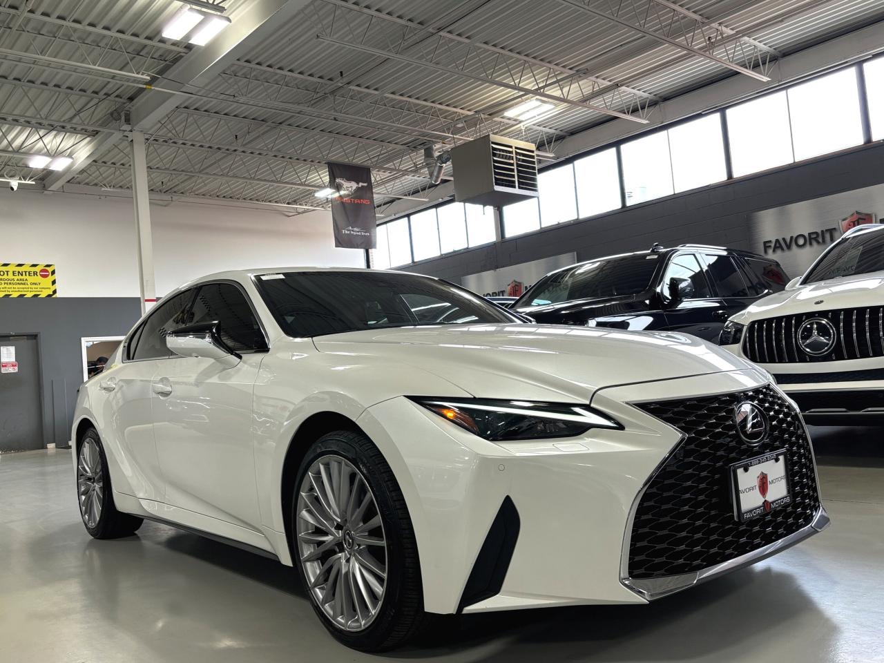 2021 Lexus IS IS 300|AWD|REDLEATHER|NAV|SUNROOF|360CAM|ALLOYS|++ - Photo #2
