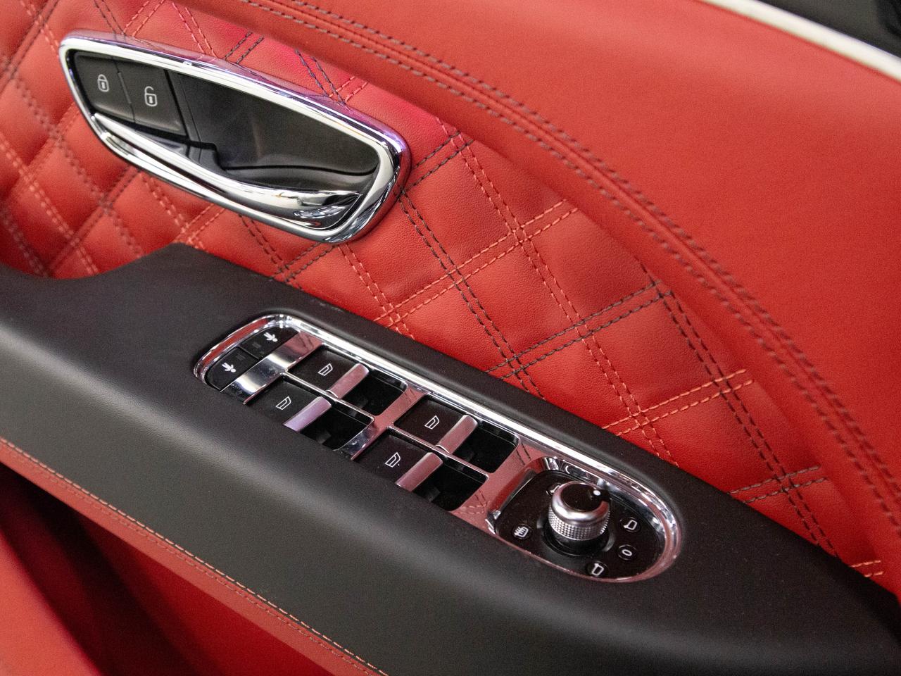 2021 Bentley Bentayga 1ST EDITION | NIGHT VISION | LOW KMS | 22 IN WHEEL Photo