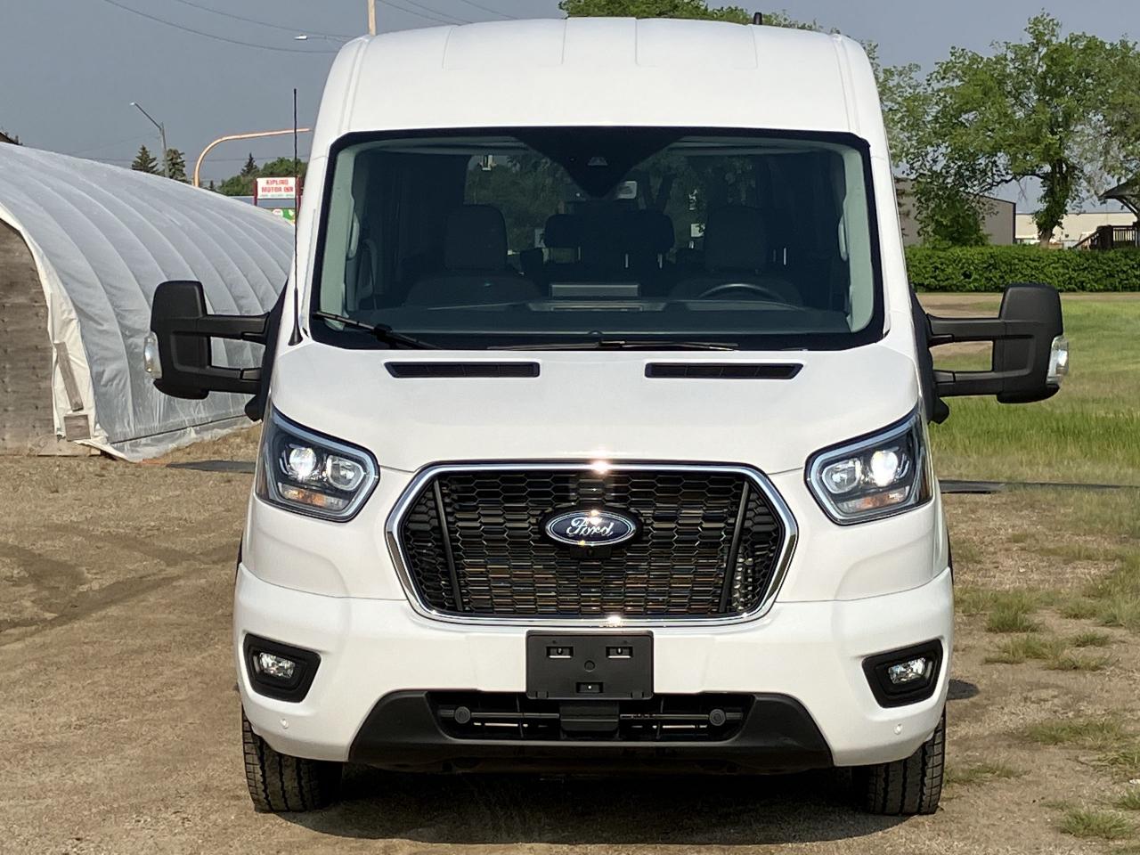 Used 2023 Ford Transit Passenger Wagon T-350 148  Med Roof XLT RWD 14 Pass for sale in Kipling, SK