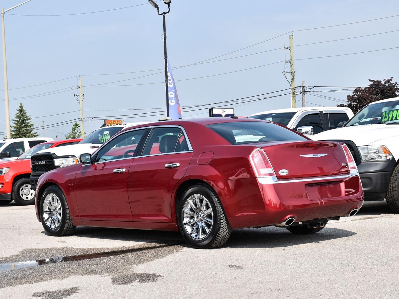 2012 Chrysler 300 Limited ~Camera ~Heated Leather ~Panoramic Roof Photo4