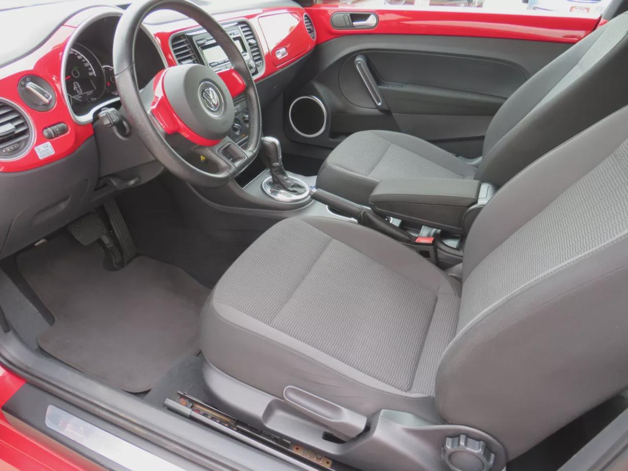 2014 Volkswagen Beetle Coupe TDI Comfortline (**LOW LOW KMS ON THIS SWEET BUG!!!**CLEAN CARFAX**DIESEL**ALLOY RIMS**AUTOMATIC** POWER WINDOWS**POWER LOCKS**BLUETOOTH**AM/FM/CD PLAYER**HEATED SEATS**) Photo3