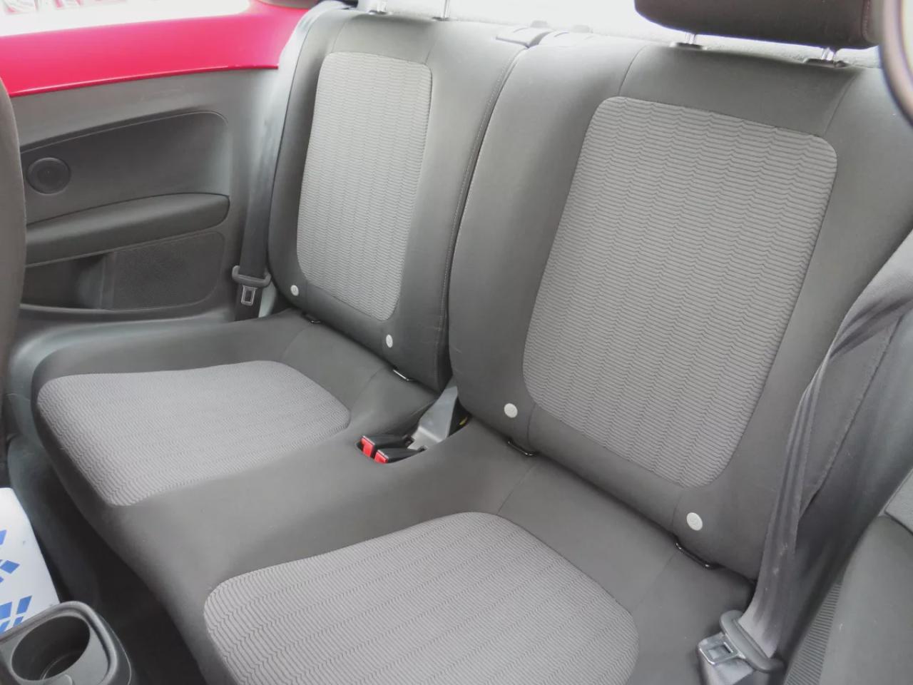 2014 Volkswagen Beetle Coupe TDI Comfortline (**LOW LOW KMS ON THIS SWEET BUG!!!**CLEAN CARFAX**DIESEL**ALLOY RIMS**AUTOMATIC** POWER WINDOWS**POWER LOCKS**BLUETOOTH**AM/FM/CD PLAYER**HEATED SEATS**) Photo