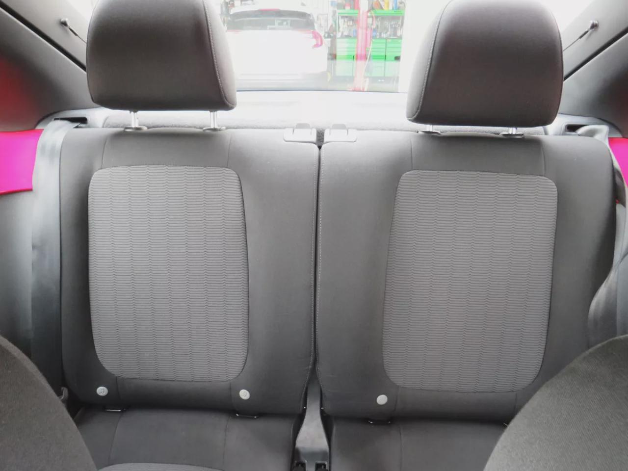 2014 Volkswagen Beetle Coupe TDI Comfortline (**LOW LOW KMS ON THIS SWEET BUG!!!**CLEAN CARFAX**DIESEL**ALLOY RIMS**AUTOMATIC** POWER WINDOWS**POWER LOCKS**BLUETOOTH**AM/FM/CD PLAYER**HEATED SEATS**) Photo