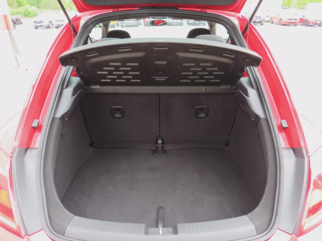 2014 Volkswagen Beetle Coupe TDI Comfortline (**LOW LOW KMS ON THIS SWEET BUG!!!**CLEAN CARFAX**DIESEL**ALLOY RIMS**AUTOMATIC** POWER WINDOWS**POWER LOCKS**BLUETOOTH**AM/FM/CD PLAYER**HEATED SEATS**) Photo