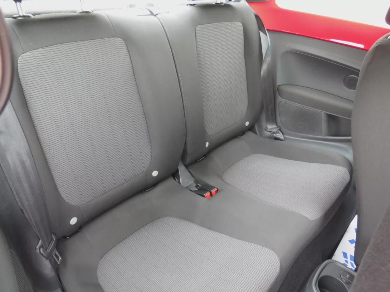 2014 Volkswagen Beetle Coupe TDI Comfortline (**LOW LOW KMS ON THIS SWEET BUG!!!**CLEAN CARFAX**DIESEL**ALLOY RIMS**AUTOMATIC** POWER WINDOWS**POWER LOCKS**BLUETOOTH**AM/FM/CD PLAYER**HEATED SEATS**) Photo