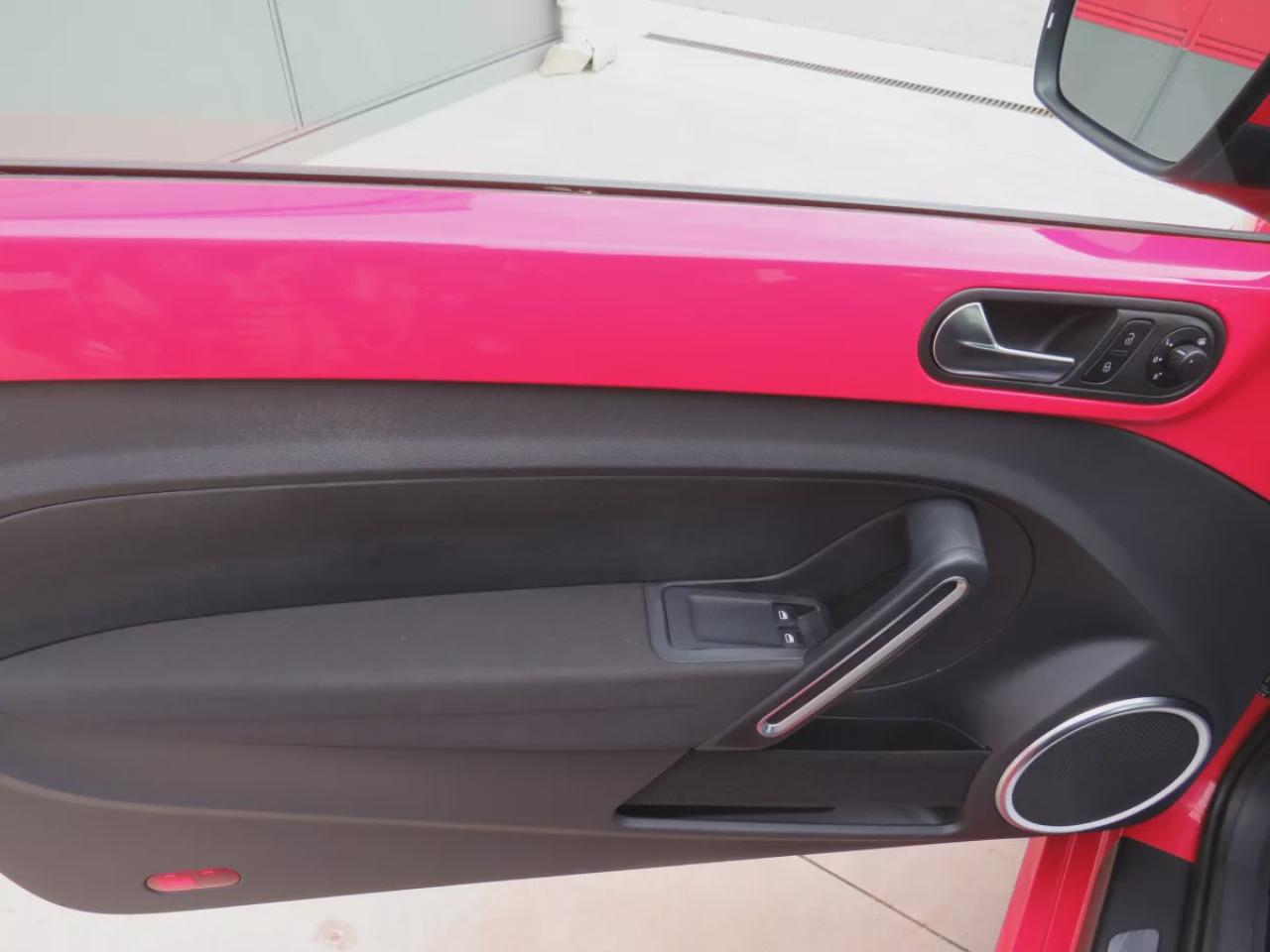 2014 Volkswagen Beetle Coupe TDI Comfortline (**LOW LOW KMS ON THIS SWEET BUG!!!**CLEAN CARFAX**DIESEL**ALLOY RIMS**AUTOMATIC** POWER WINDOWS**POWER LOCKS**BLUETOOTH**AM/FM/CD PLAYER**HEATED SEATS**) Photo