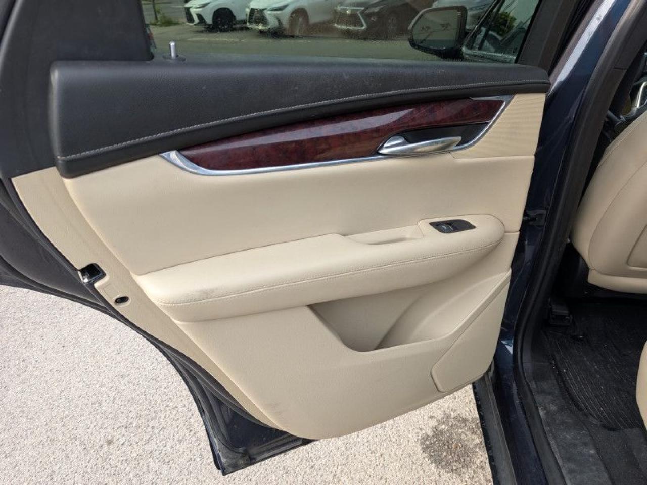 2018 Cadillac XT5 Luxury AWD  **LOW KMS - NO ACCIDENTS** Photo