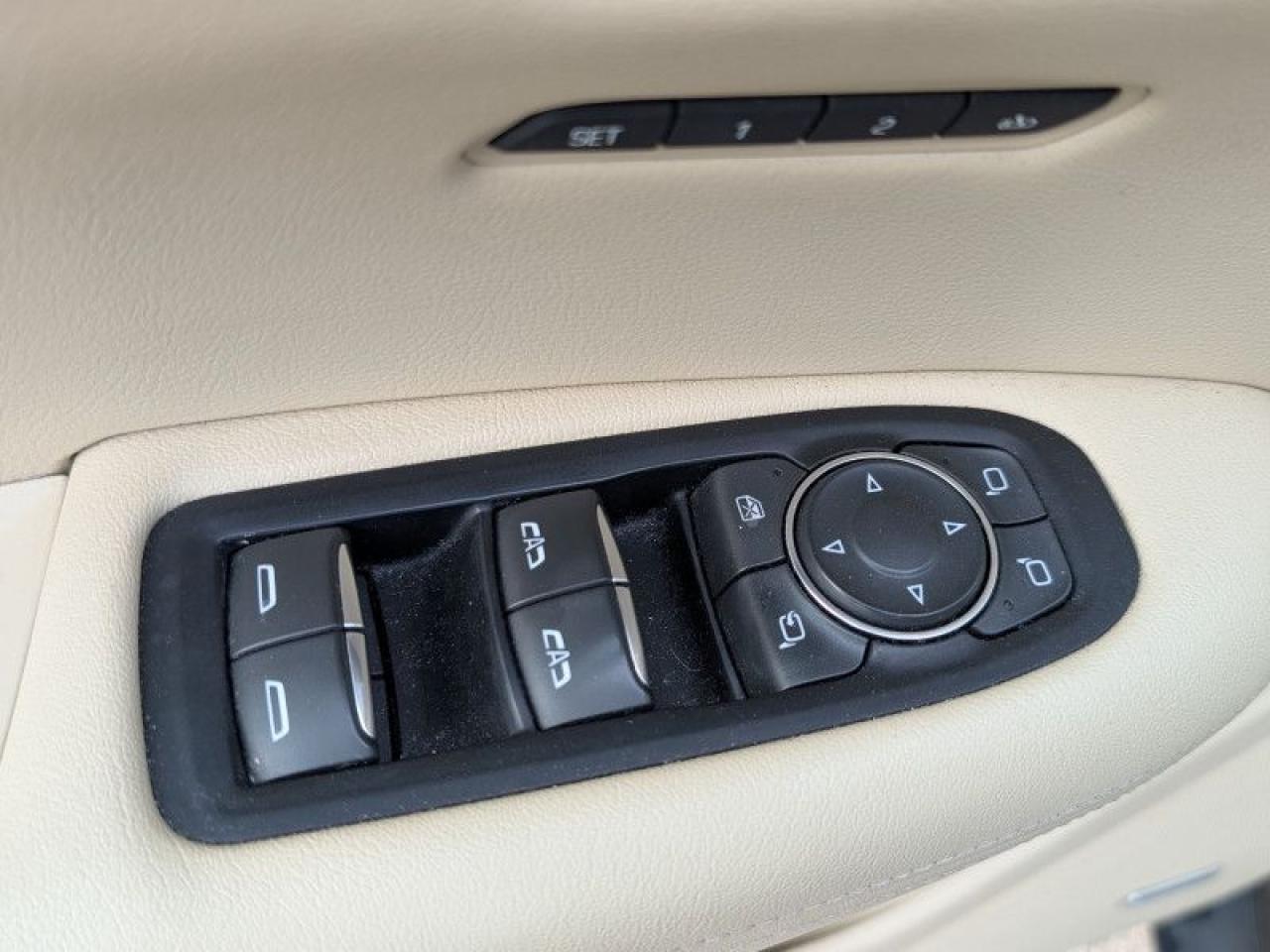 2018 Cadillac XT5 Luxury AWD  **LOW KMS - NO ACCIDENTS** Photo