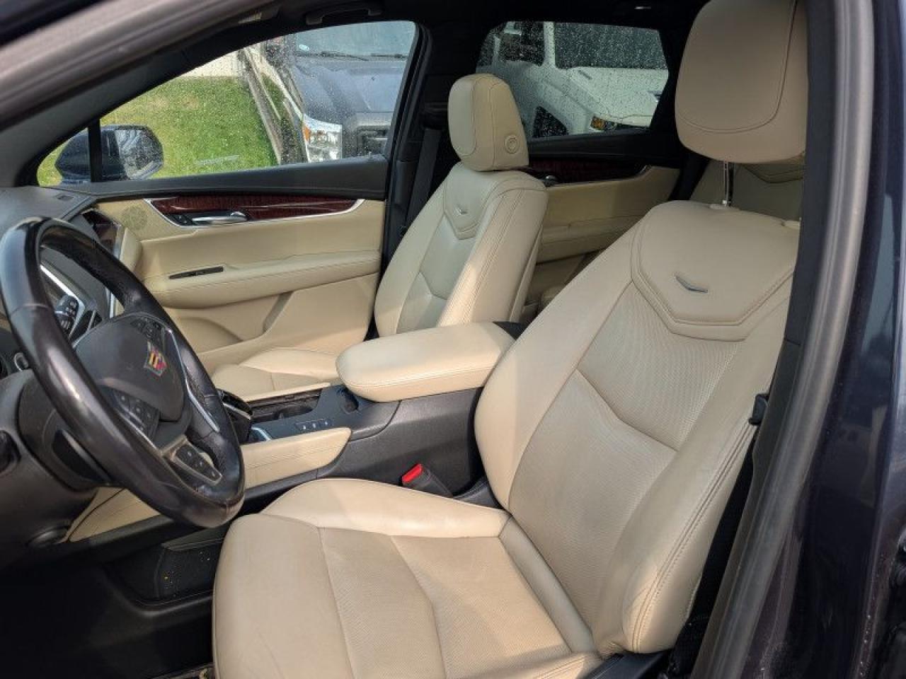 2018 Cadillac XT5 Luxury AWD  **LOW KMS - NO ACCIDENTS** Photo