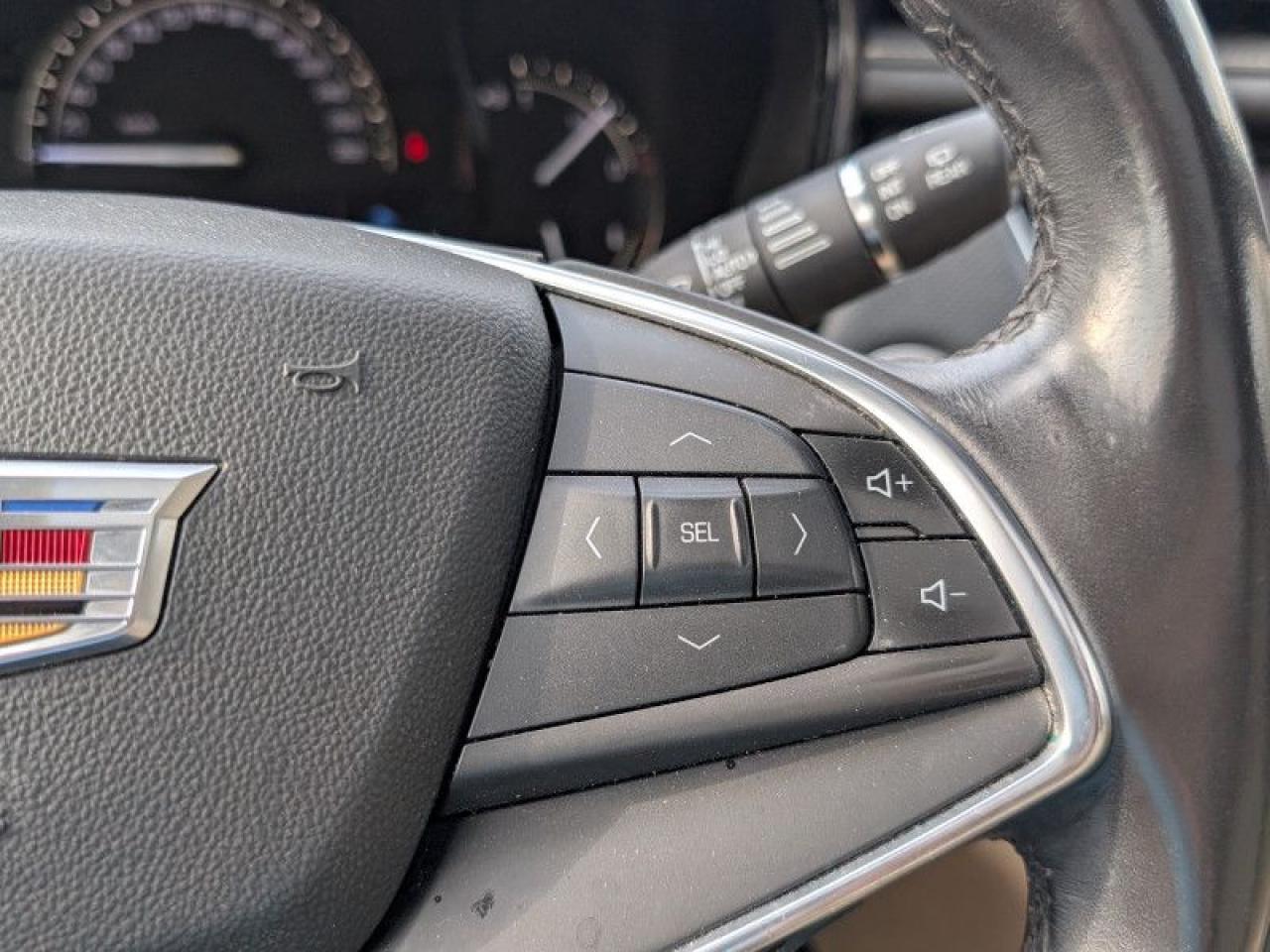 2018 Cadillac XT5 Luxury AWD  **LOW KMS - NO ACCIDENTS** Photo