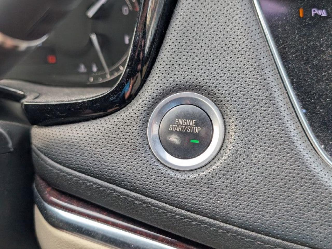 2018 Cadillac XT5 Luxury AWD  **LOW KMS - NO ACCIDENTS** Photo