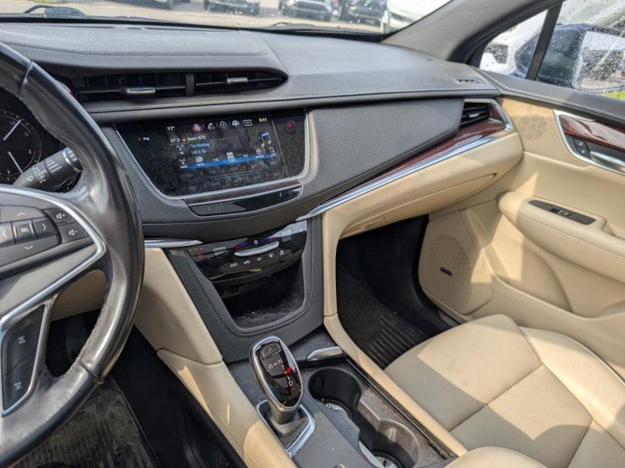2018 Cadillac XT5 Luxury AWD  **LOW KMS - NO ACCIDENTS** Photo