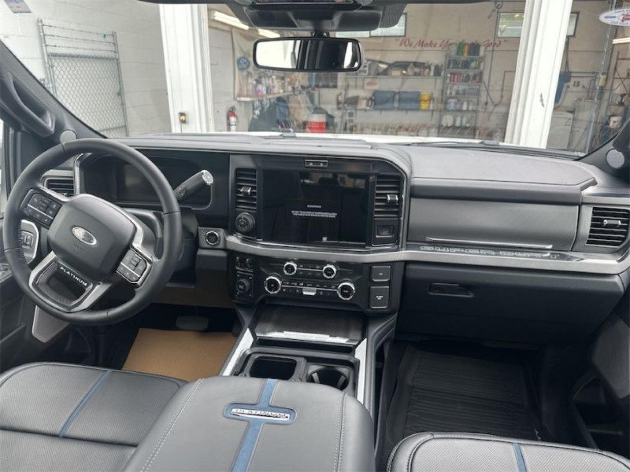 2025 Ford F-350 Super Duty Platinum  - Leather Seats Photo