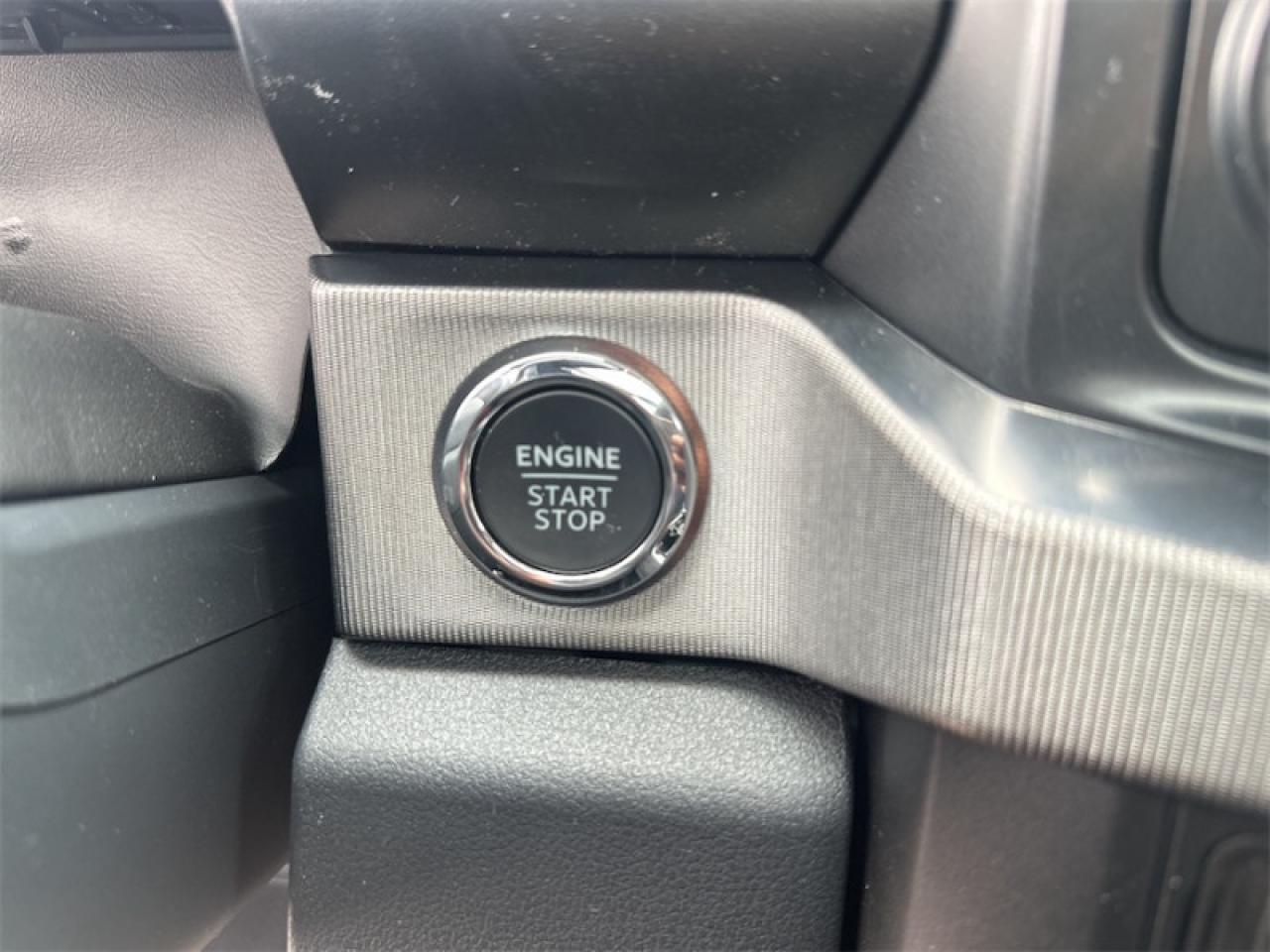 2025 Ford F-350 Super Duty Platinum  - Leather Seats Photo5