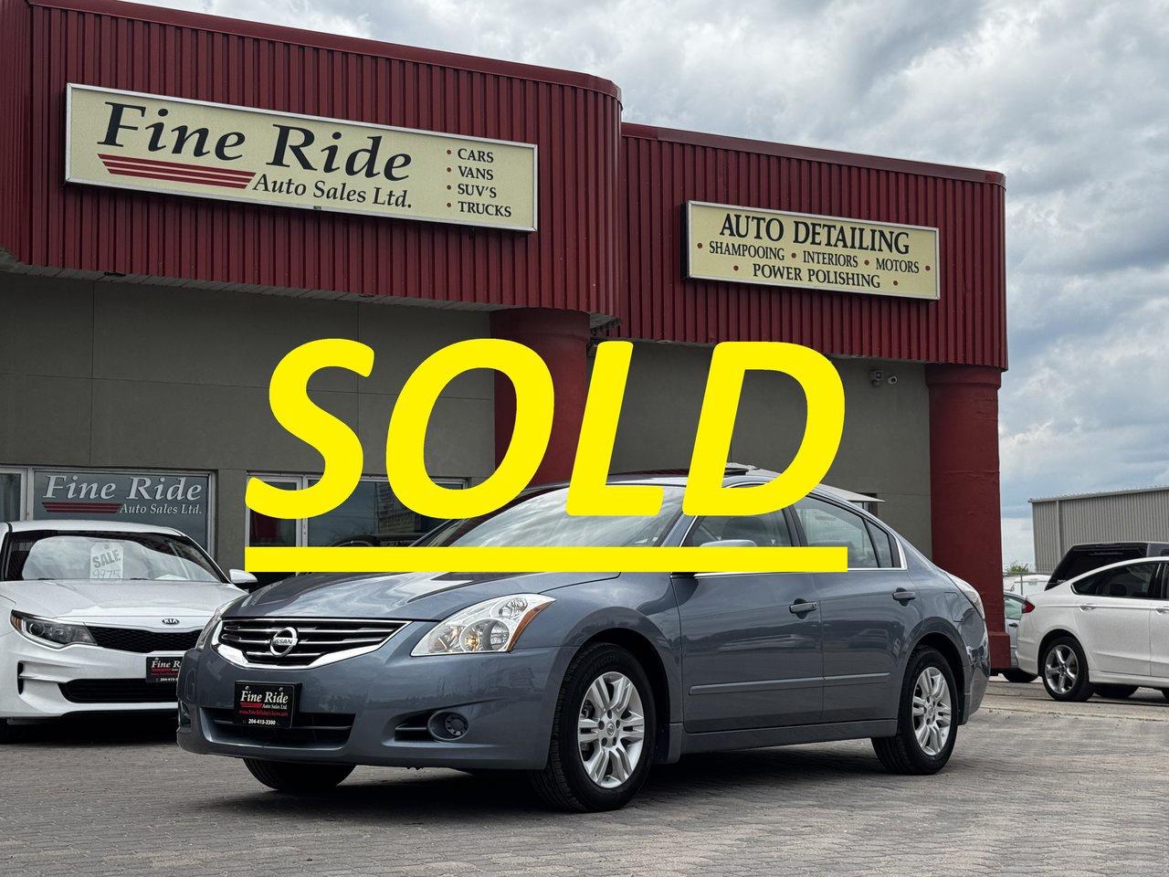 Used 2010 Nissan Altima SL for sale in West Saint Paul, MB