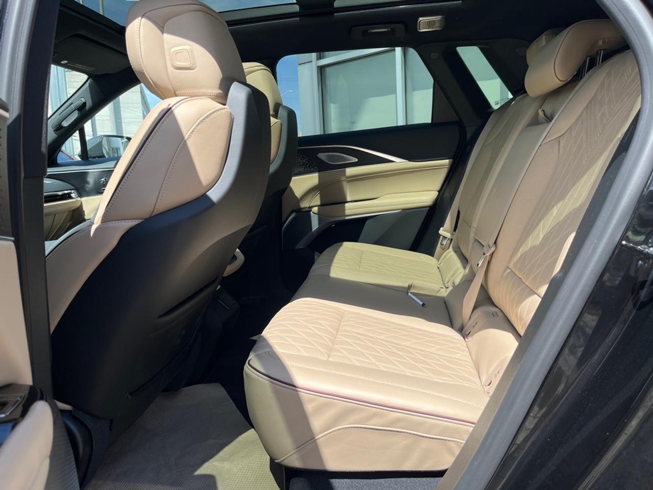 2026 Cadillac LYRIQ LYRIQ-V Premium  LYRIQ V!! AWD, 650 HP, BLACK REDE CALIPERS Photo