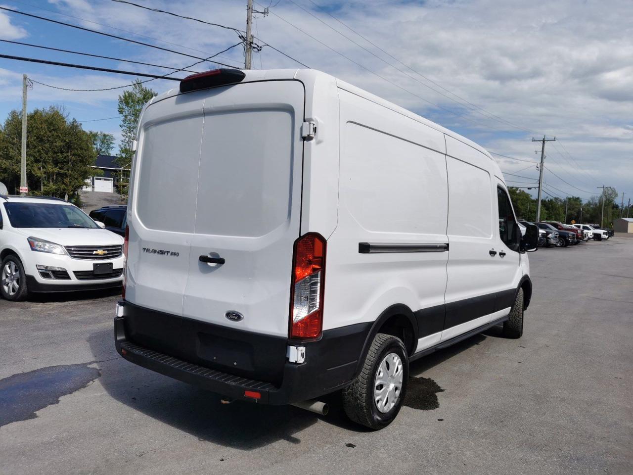 2021 Ford Transit 250 - Photo #5